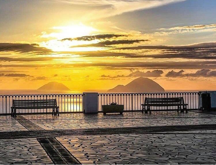 Punta Sallustro Lipari Exteriör bild