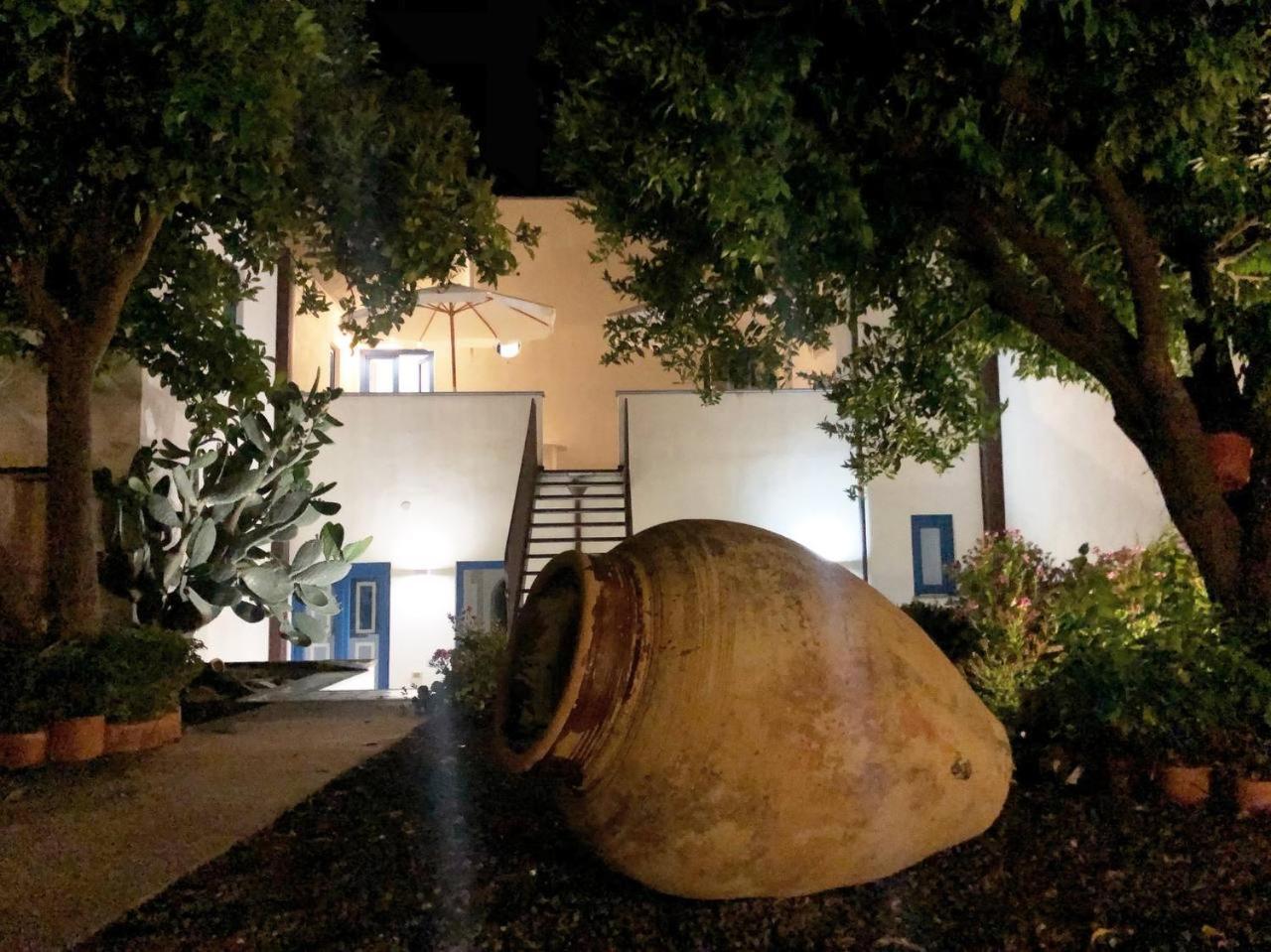Punta Sallustro Lipari Exteriör bild