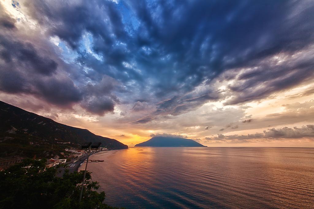 Punta Sallustro Lipari Exteriör bild